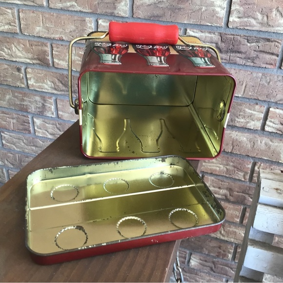 Coca Cola Tin with Handle - Picture 5 of 5